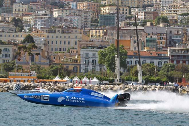 2014 UIM  Skydive Dubai XCat World Series Heat 3<br />
Napoli Italian Grand Prix © Simon Palfrader - copyright http://www.class-1.com/